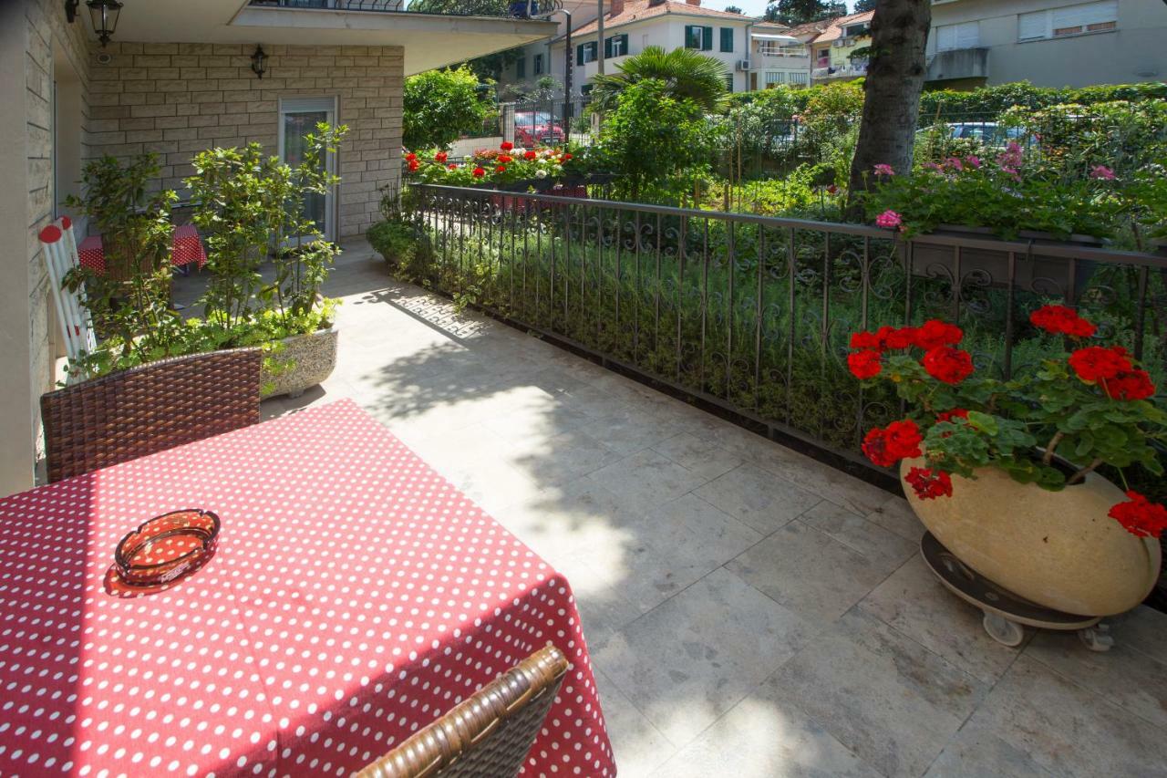 Apartments Ursic Spalato Esterno foto