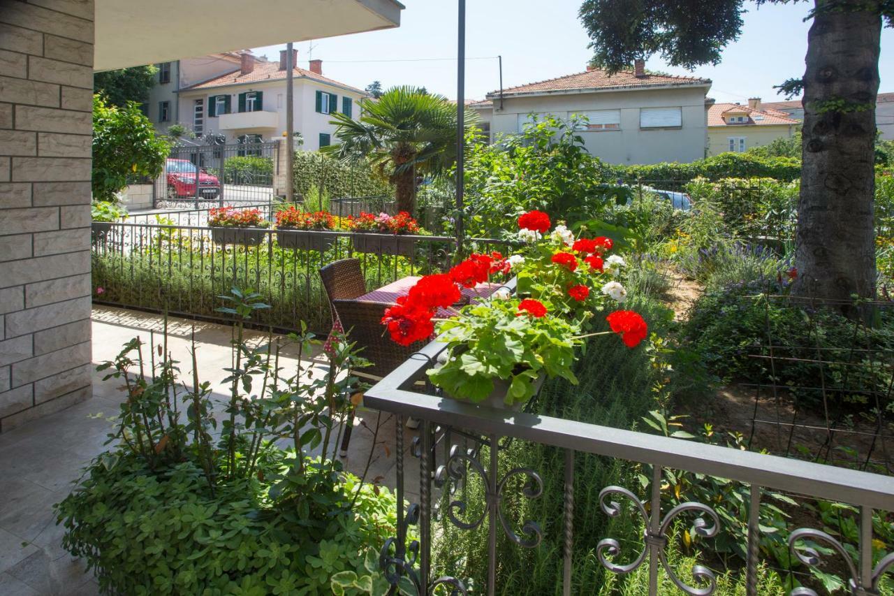 Apartments Ursic Spalato Esterno foto