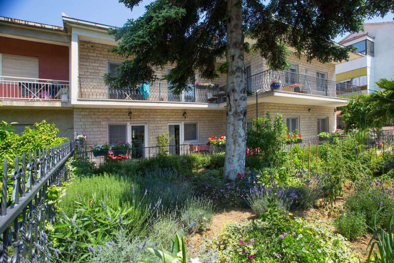 Apartments Ursic Spalato Esterno foto