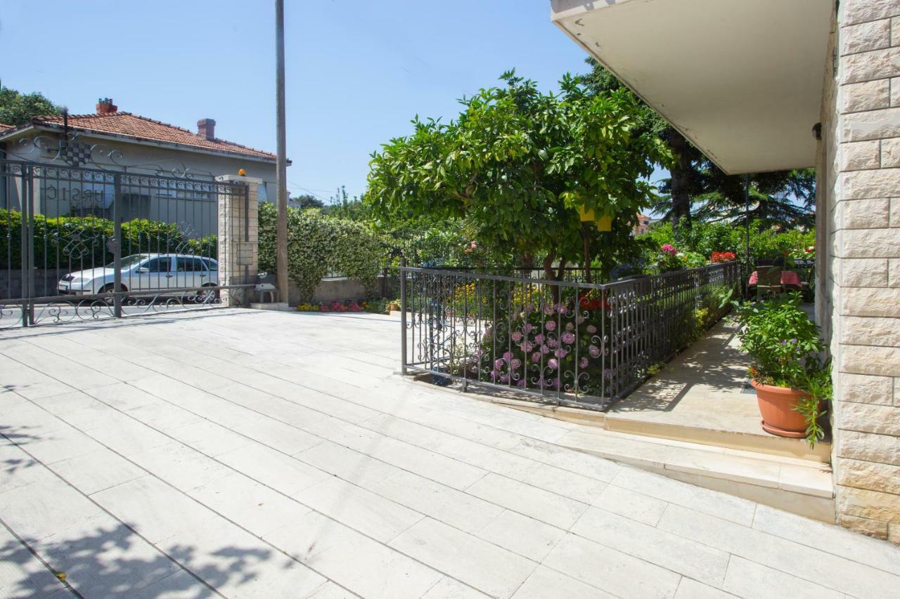 Apartments Ursic Spalato Esterno foto